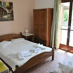 Anna Spanou Konukevi Páros